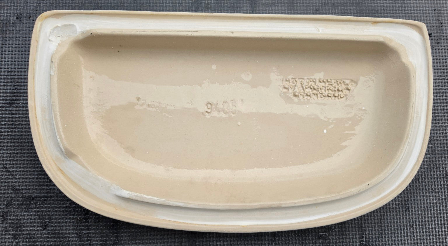 American Standard 735093 white toilet tank lid, underside with molded model stamp