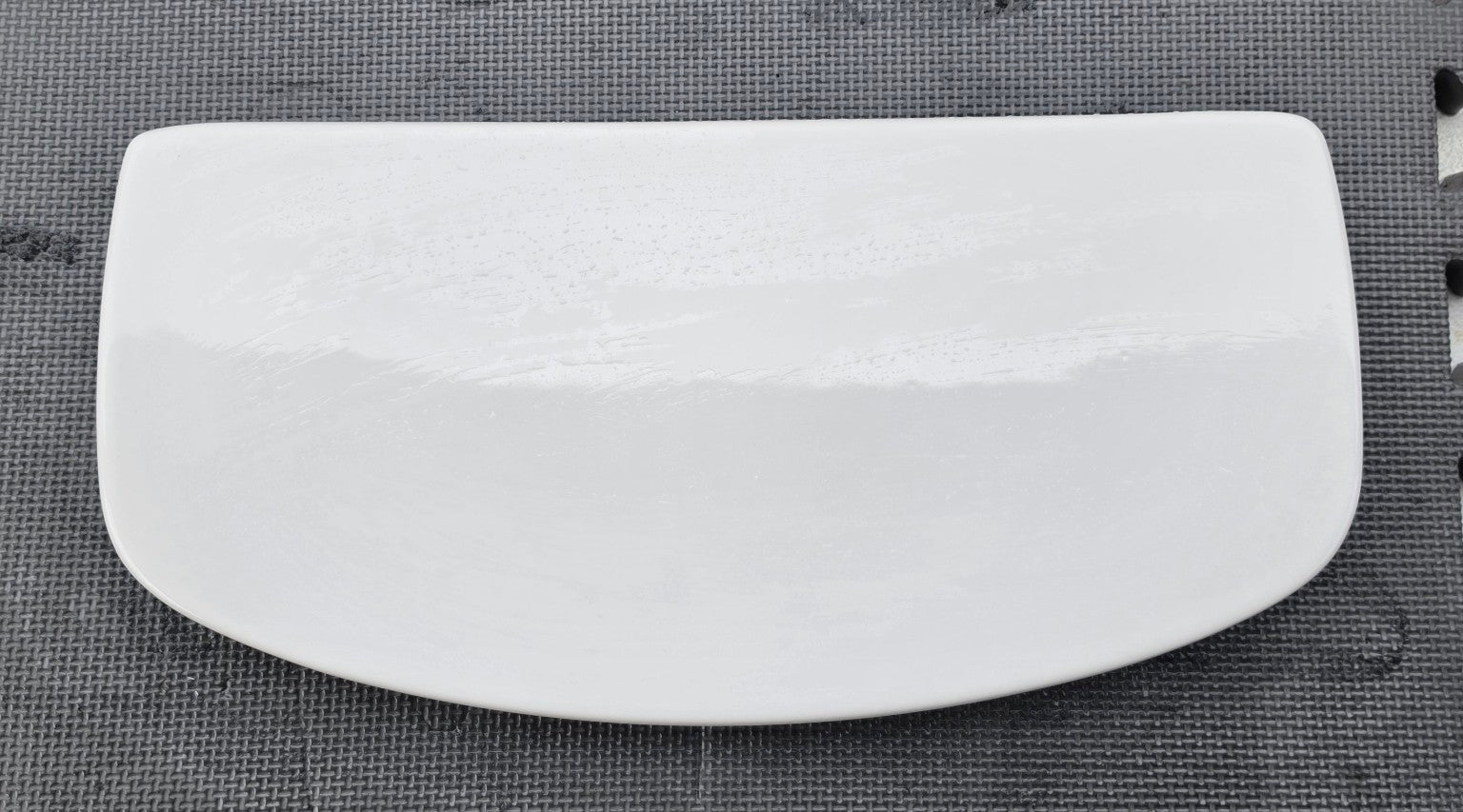 American Standard 735216 white toilet tank lid top view