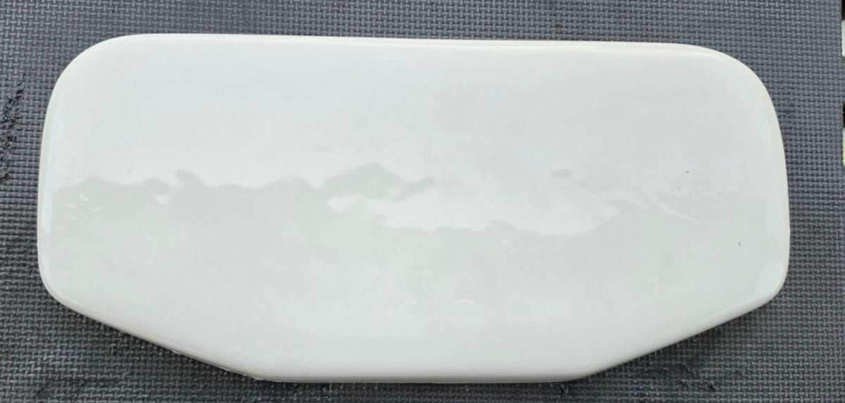 Glacier Bay 638-745 white toilet tank lid top view