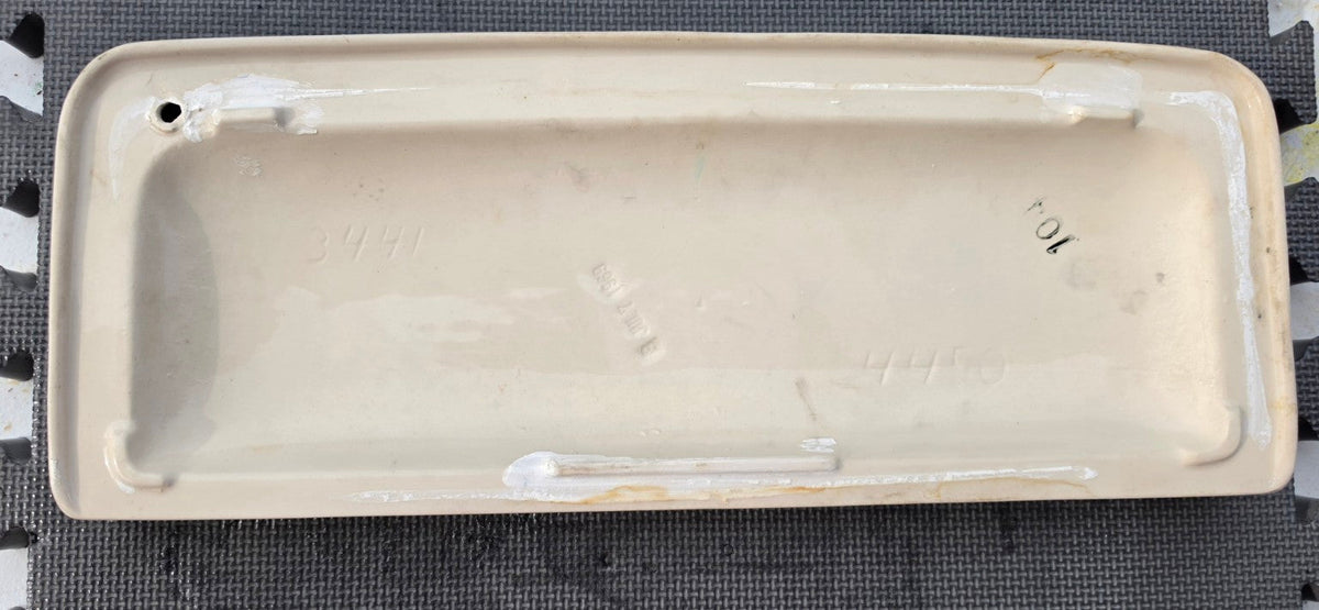 Universal Rundle 3441 4450 white toilet tank lid underside markings